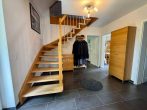 Modernes Einfamilienhaus in begehrter Lage – Neuwertig, exklusiv ausgestattet mit Sauna - Flur..jpg