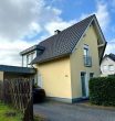 Attraktives Einfamilienhaus mit eigenem Garten und Garage - in ruhiger Wohnlage - Außenansicht