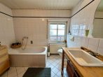 Vielseitige Gewerbeimmobilie | Wohnhaus mit großem Reitstall und Reitplatz | vielfältige Nutzungsmöglichkeiten - Badezimmer.JPG
