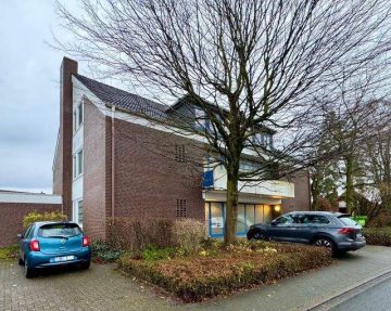 modernisierte, großzügige 2-Zimmer-Dachgeschosswohnung in Cloppenburg zu vermieten!, 49661 Cloppenburg, Wohnung