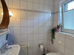 Charmanter Bungalow mit Wintergarten & ausbaufähigem Dachgeschoss | PV Anlage & Wallbox - Gäste-Wc.JPG