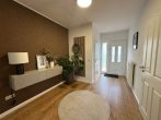 Charmanter Bungalow mit Wintergarten & ausbaufähigem Dachgeschoss | PV Anlage & Wallbox - Flur.JPG