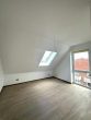 Lichtdurchflutete 2-Zimmer-Wohnung mit Süd-Balkon in direkter Lage zum Klinikum - Schlafzimmer.jpeg