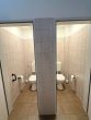 Vielseitig nutzbare Gewerbefläche in attraktiver Sichtlage - ideal als Büro oder Praxis! - Separate Toiletten.jpg