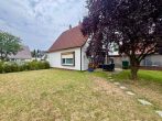 Vielseitiges Ein- oder Zweifamilienhaus in Bümmerstede mit Terrasse, Garage und attraktivem Grundstück - Garten1.jpg